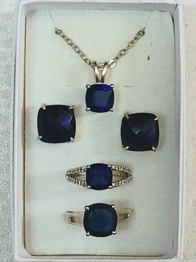 Blue Sapphire Cushion-Cut Jewelry Set - White Gold Plated